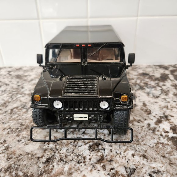 Hummer Model Car 1:18 scale black diecast metal - Picture 2 of 13
